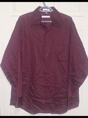 Geoffrey Beene Men's Button-Up Shirt in Wine